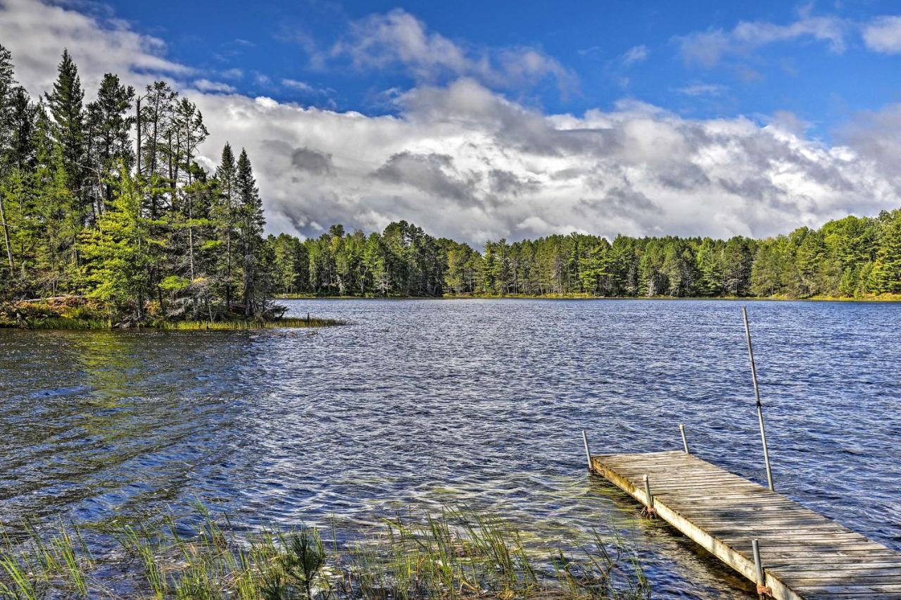 Lakefront Family Getaway With Private Deck And Dock! Conover Eksteriør billede